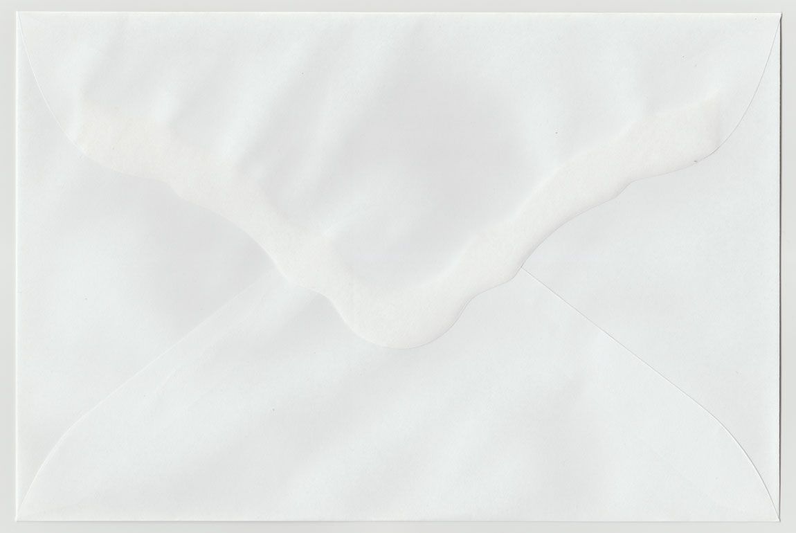 500 Envelopes - 22 x 29,5cm - White with scalloped closing flap